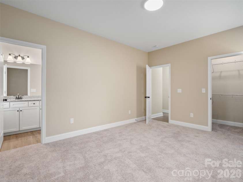 373 Barefoot Ridge, Clyde, NC 28721.  MLS# CAR4378418, YatesRealty ID 18724. 