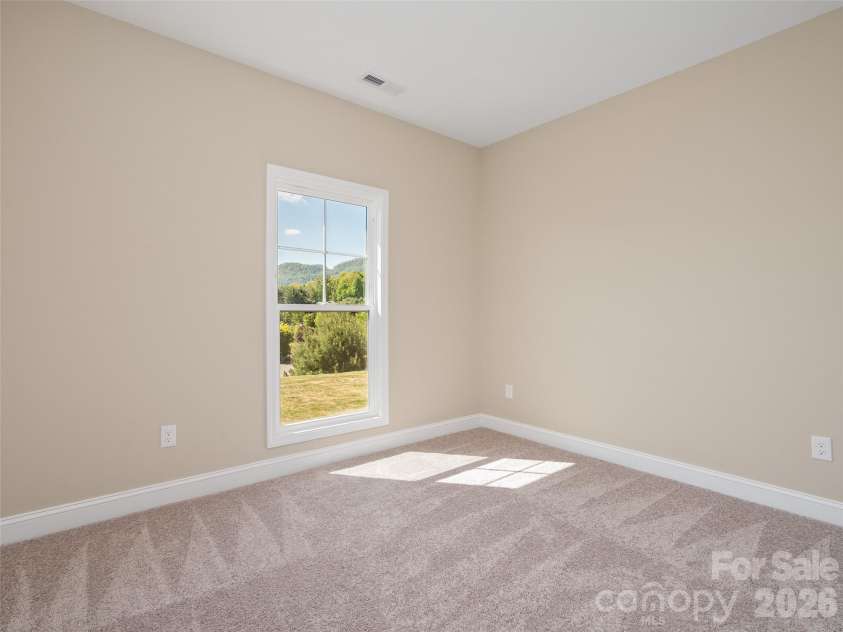 373 Barefoot Ridge, Clyde, NC 28721.  MLS# CAR4378418, YatesRealty ID 18724. 