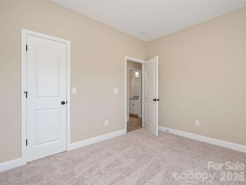 373 Barefoot Ridge, Clyde, NC 28721.  MLS# CAR4378418, YatesRealty ID 18724. 