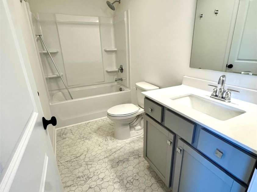 409 Drawbar Drive, Clover, SC 29710.  MLS# CAR4378449, YatesRealty ID 18725. Full bath 2, also has linen closet