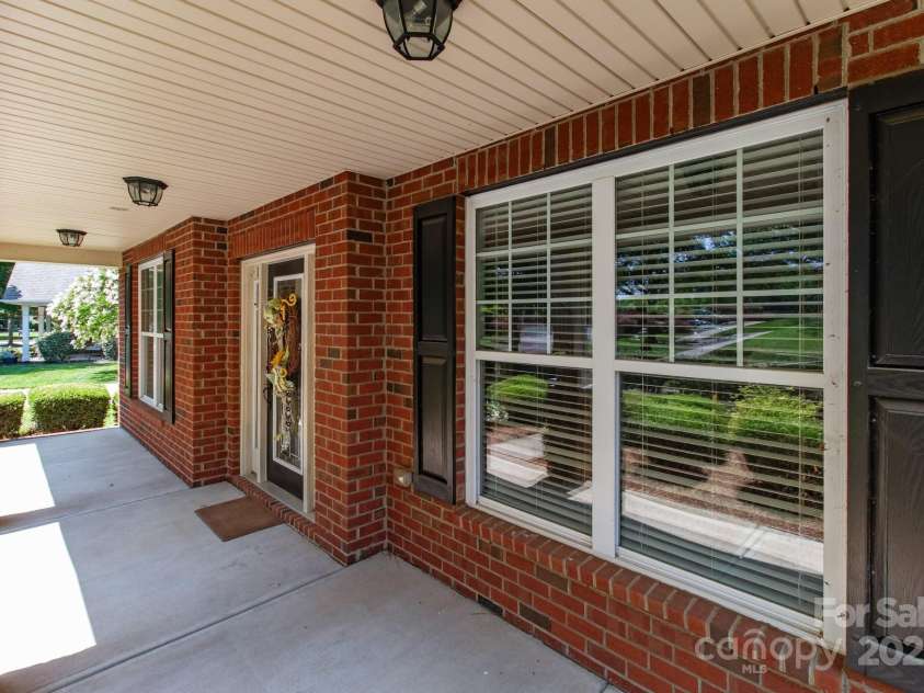 126 Northbridge Drive, Mooresville, NC 28115.  MLS# CAR4269428, YatesRealty ID 18727. 