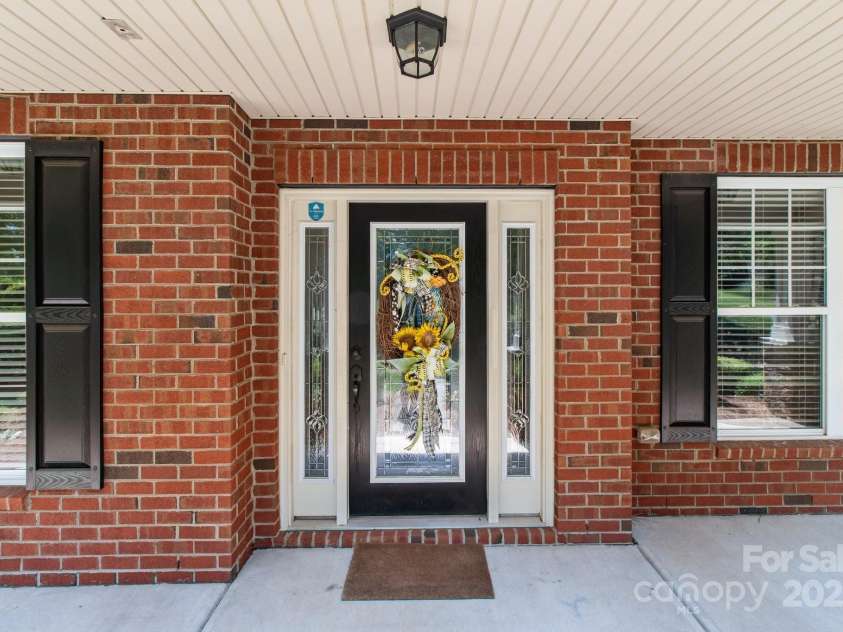 126 Northbridge Drive, Mooresville, NC 28115.  MLS# CAR4269428, YatesRealty ID 18727. 