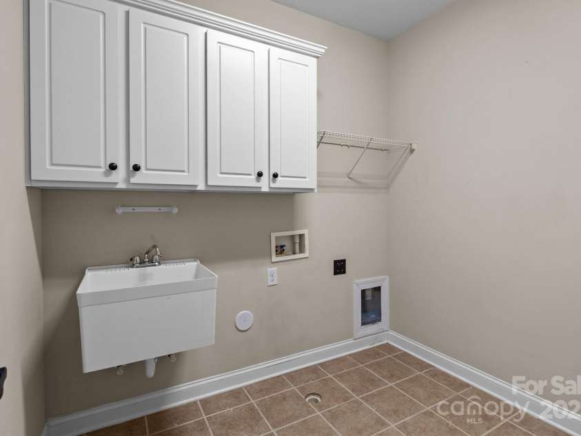 126 Northbridge Drive, Mooresville, NC 28115.  MLS# CAR4269428, YatesRealty ID 18727. 