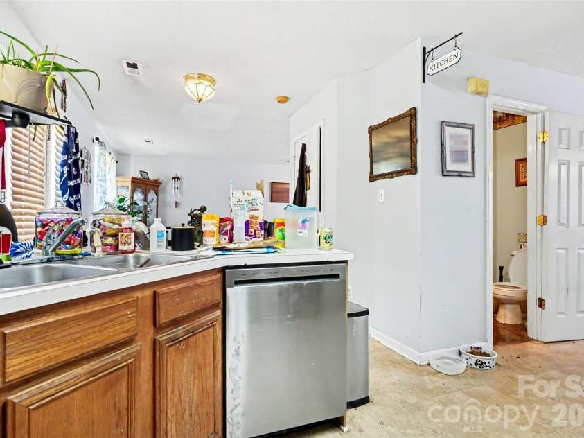 937 Barbee Farm Drive, Monroe, NC 28110.  MLS# CAR4369113, YatesRealty ID 18728. 