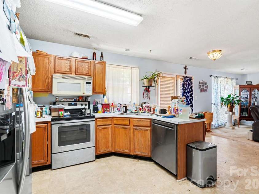 937 Barbee Farm Drive, Monroe, NC 28110.  MLS# CAR4369113, YatesRealty ID 18728. 
