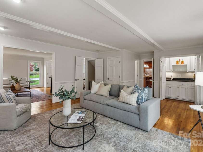 5125 Winding Brook Road, Charlotte, NC 28226.  MLS# CAR4241035, YatesRealty ID 18729. Family Room