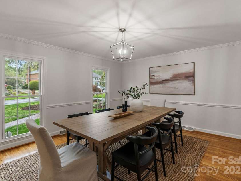 5125 Winding Brook Road, Charlotte, NC 28226.  MLS# CAR4241035, YatesRealty ID 18729. Formal Dining Room