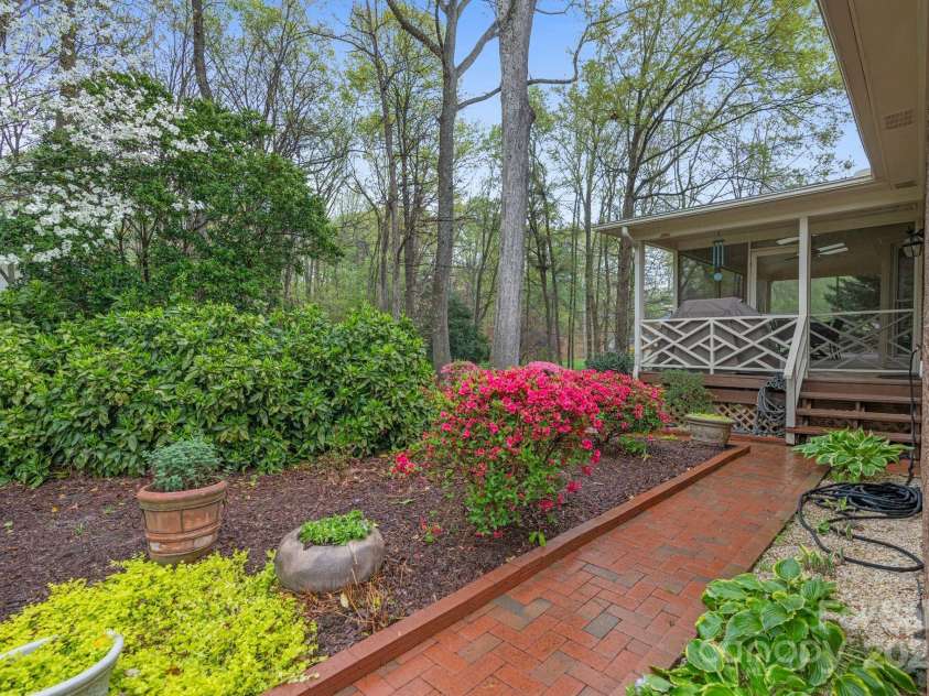 5125 Winding Brook Road, Charlotte, NC 28226.  MLS# CAR4241035, YatesRealty ID 18729. Pathway to Screened Porch