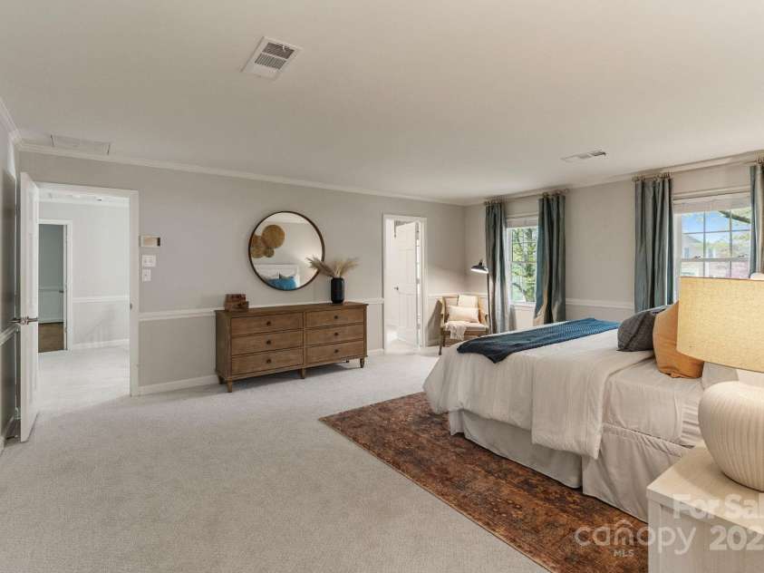 5125 Winding Brook Road, Charlotte, NC 28226.  MLS# CAR4241035, YatesRealty ID 18729. Primary Bedroom