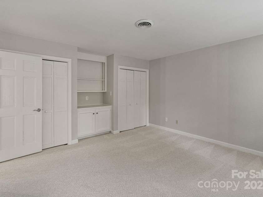 5125 Winding Brook Road, Charlotte, NC 28226.  MLS# CAR4241035, YatesRealty ID 18729. Upstairs Bedroom 3
