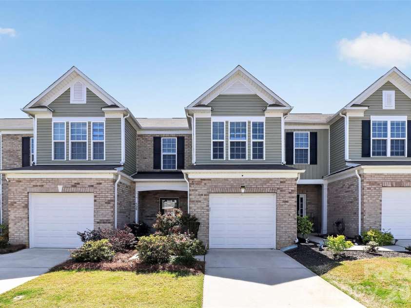 529 Hunters Dance Road, Fort Mill, SC 29708.  MLS# CAR4378431, YatesRealty ID 18732. 