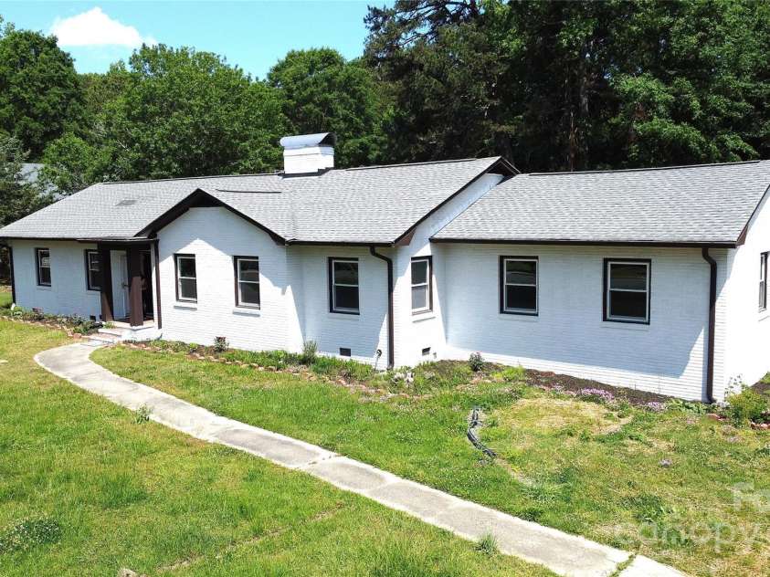 7101 City View Drive, Charlotte, NC 28212.  MLS# CAR4256840, YatesRealty ID 18733. 