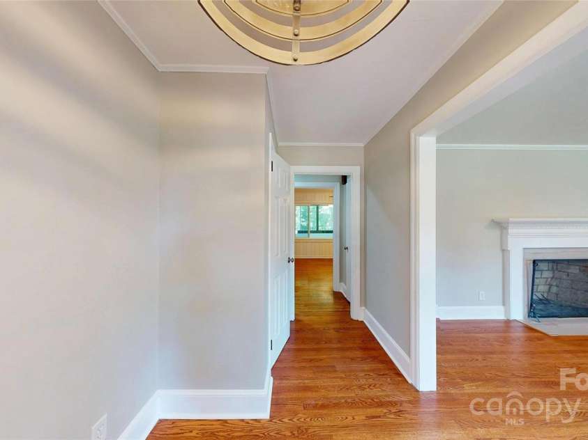 7101 City View Drive, Charlotte, NC 28212.  MLS# CAR4256840, YatesRealty ID 18733. 