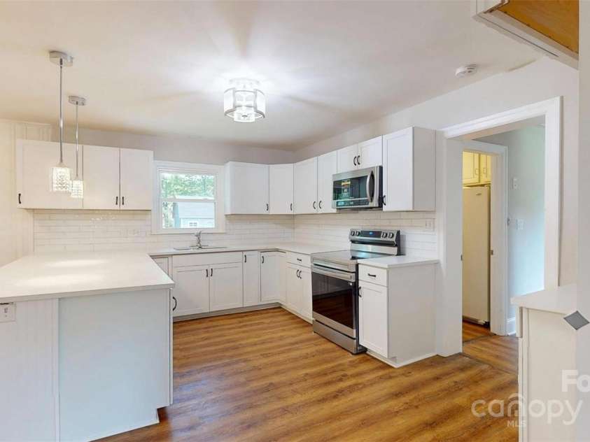 7101 City View Drive, Charlotte, NC 28212.  MLS# CAR4256840, YatesRealty ID 18733. 