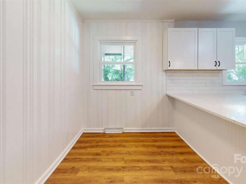 7101 City View Drive, Charlotte, NC 28212.  MLS# CAR4256840, YatesRealty ID 18733. 