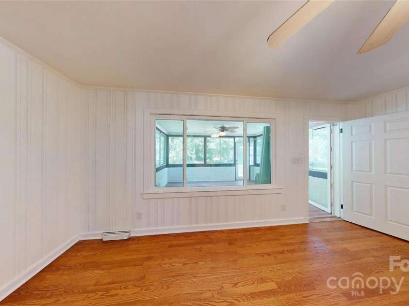 7101 City View Drive, Charlotte, NC 28212.  MLS# CAR4256840, YatesRealty ID 18733. 