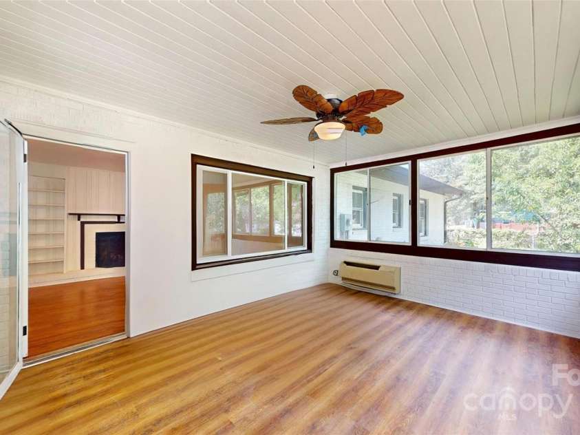 7101 City View Drive, Charlotte, NC 28212.  MLS# CAR4256840, YatesRealty ID 18733. 