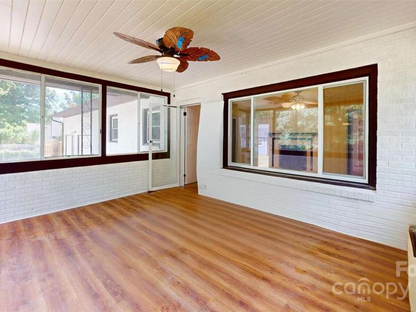 7101 City View Drive, Charlotte, NC 28212.  MLS# CAR4256840, YatesRealty ID 18733. 