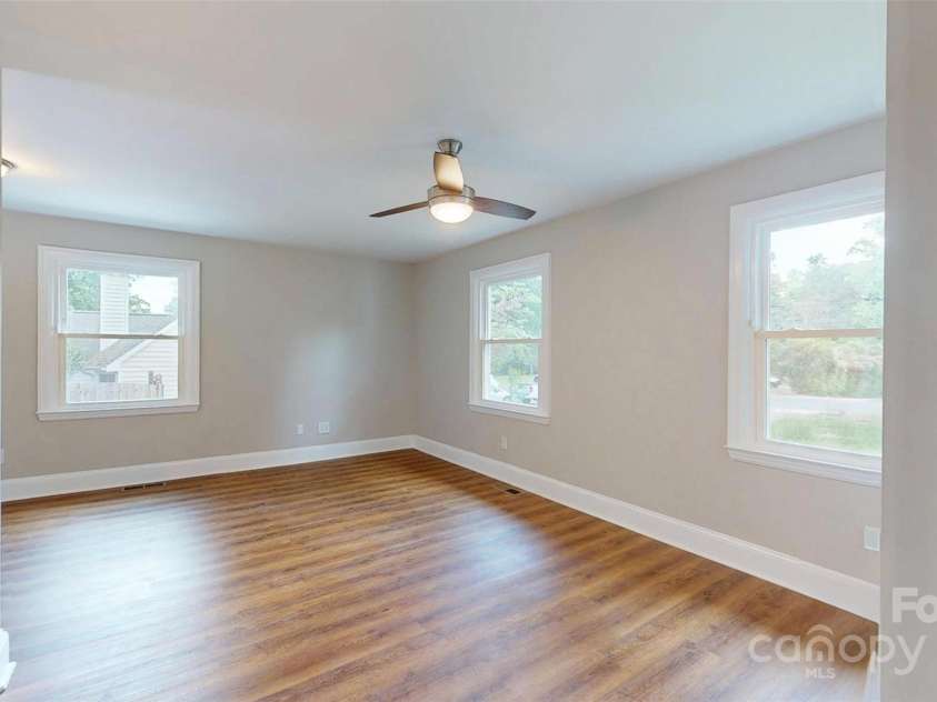 7101 City View Drive, Charlotte, NC 28212.  MLS# CAR4256840, YatesRealty ID 18733. 