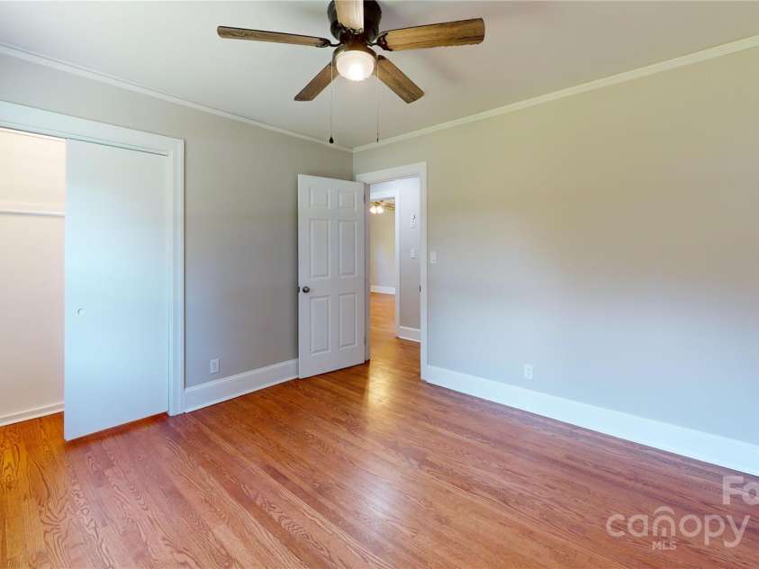 7101 City View Drive, Charlotte, NC 28212.  MLS# CAR4256840, YatesRealty ID 18733. 
