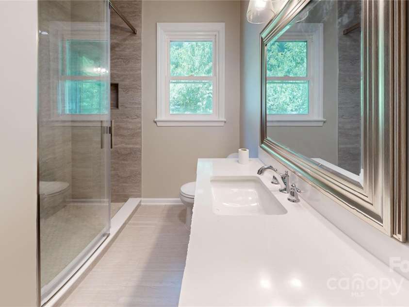 7101 City View Drive, Charlotte, NC 28212.  MLS# CAR4256840, YatesRealty ID 18733. 