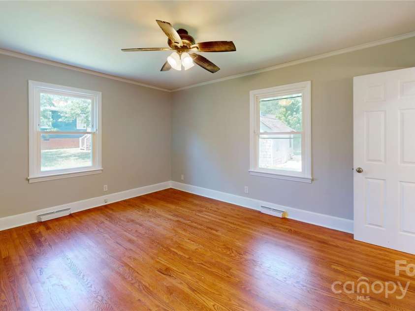 7101 City View Drive, Charlotte, NC 28212.  MLS# CAR4256840, YatesRealty ID 18733. 