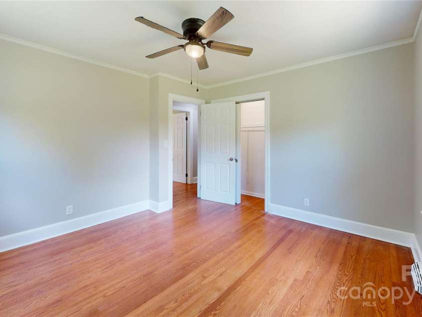 7101 City View Drive, Charlotte, NC 28212.  MLS# CAR4256840, YatesRealty ID 18733. 