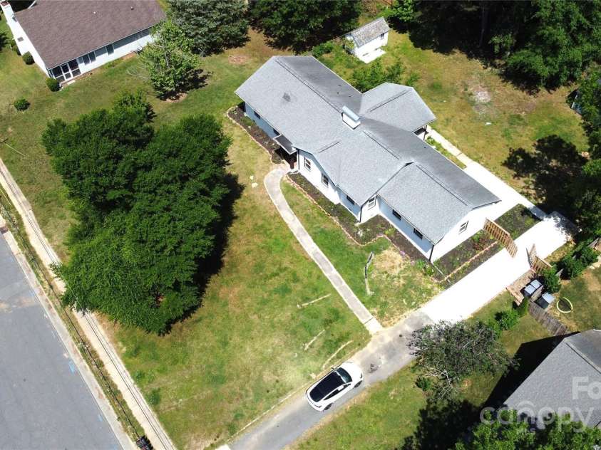 7101 City View Drive, Charlotte, NC 28212.  MLS# CAR4256840, YatesRealty ID 18733. 