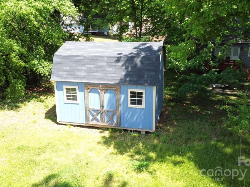 7101 City View Drive, Charlotte, NC 28212.  MLS# CAR4256840, YatesRealty ID 18733. 