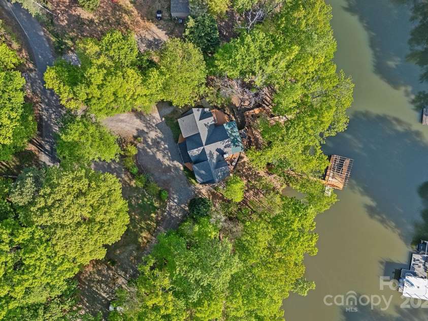 106 Mcnaron Lane, Mooresville, NC 28117.  MLS# CAR4224616, YatesRealty ID 18734. 