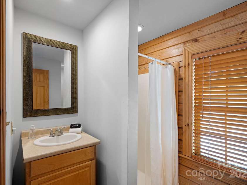 106 Mcnaron Lane, Mooresville, NC 28117.  MLS# CAR4224616, YatesRealty ID 18734. 