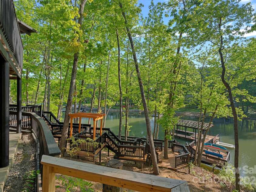 106 Mcnaron Lane, Mooresville, NC 28117.  MLS# CAR4224616, YatesRealty ID 18734. 