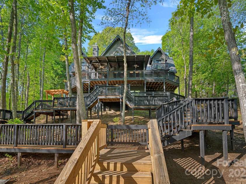 106 Mcnaron Lane, Mooresville, NC 28117.  MLS# CAR4224616, YatesRealty ID 18734. 