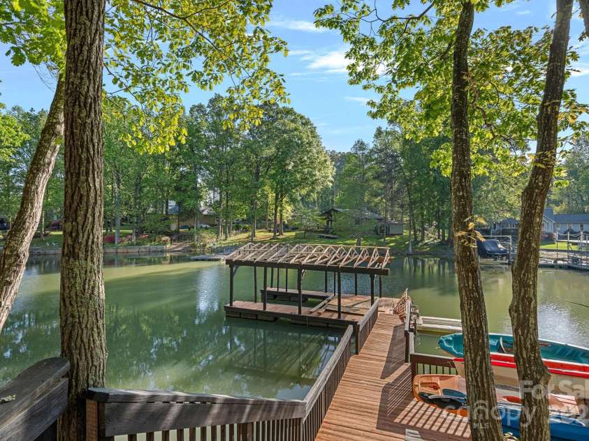 106 Mcnaron Lane, Mooresville, NC 28117.  MLS# CAR4224616, YatesRealty ID 18734. 