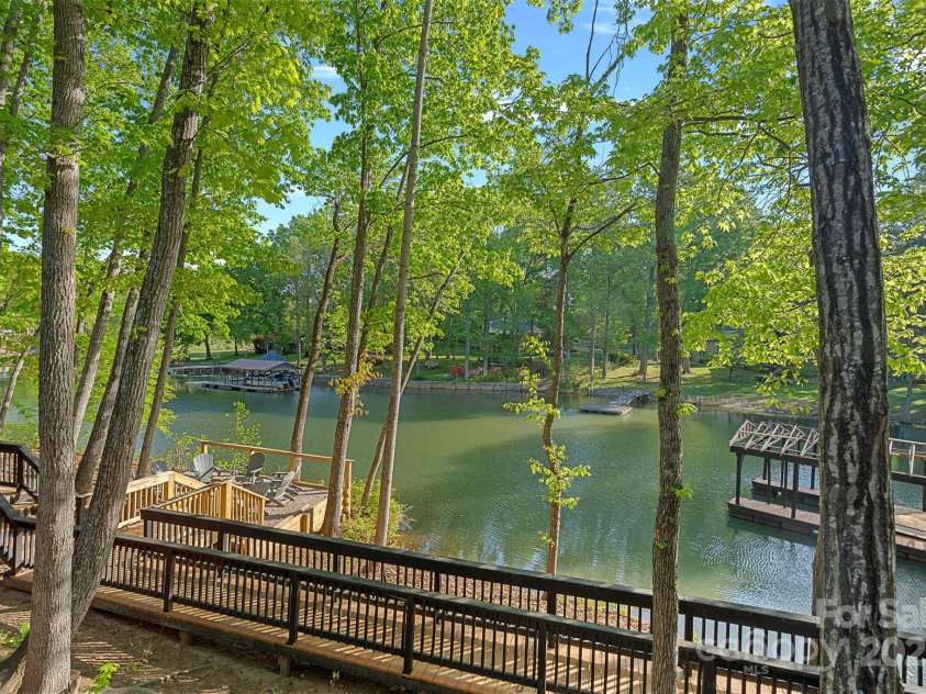 106 Mcnaron Lane, Mooresville, NC 28117.  MLS# CAR4224616, YatesRealty ID 18734. 