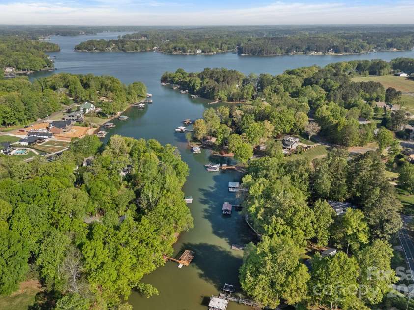 106 Mcnaron Lane, Mooresville, NC 28117.  MLS# CAR4224616, YatesRealty ID 18734. 