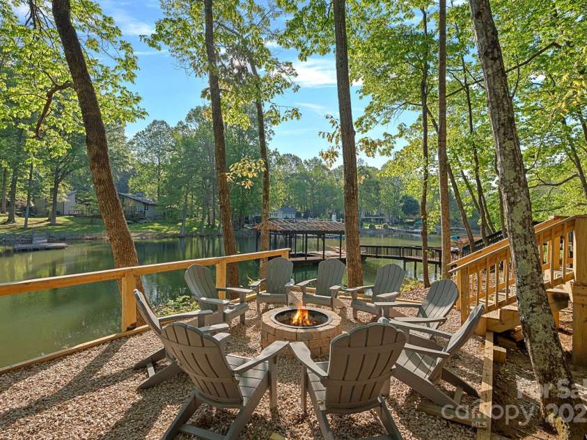 106 Mcnaron Lane, Mooresville, NC 28117.  MLS# CAR4224616, YatesRealty ID 18734. 