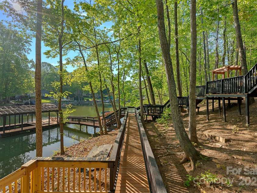 106 Mcnaron Lane, Mooresville, NC 28117.  MLS# CAR4224616, YatesRealty ID 18734. 