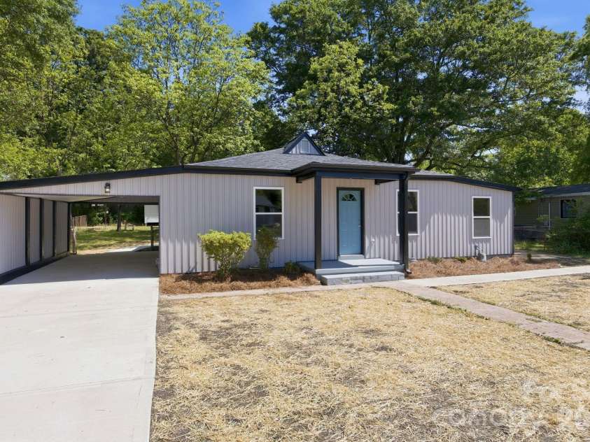308 HIGHLAND Avenue, Concord, NC 28027.  MLS# CAR4371014, YatesRealty ID 18736. 