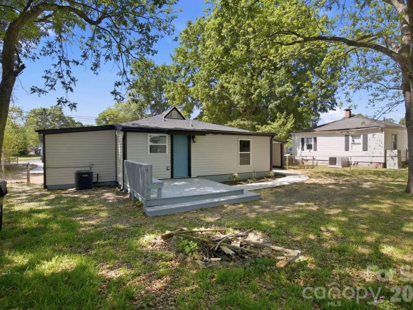 308 HIGHLAND Avenue, Concord, NC 28027.  MLS# CAR4371014, YatesRealty ID 18736. 