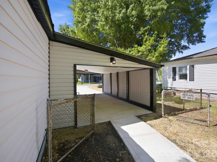 308 HIGHLAND Avenue, Concord, NC 28027.  MLS# CAR4371014, YatesRealty ID 18736. 