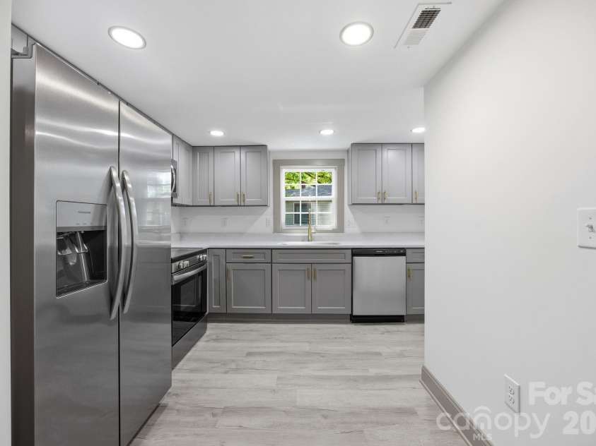 308 HIGHLAND Avenue, Concord, NC 28027.  MLS# CAR4371014, YatesRealty ID 18736. 