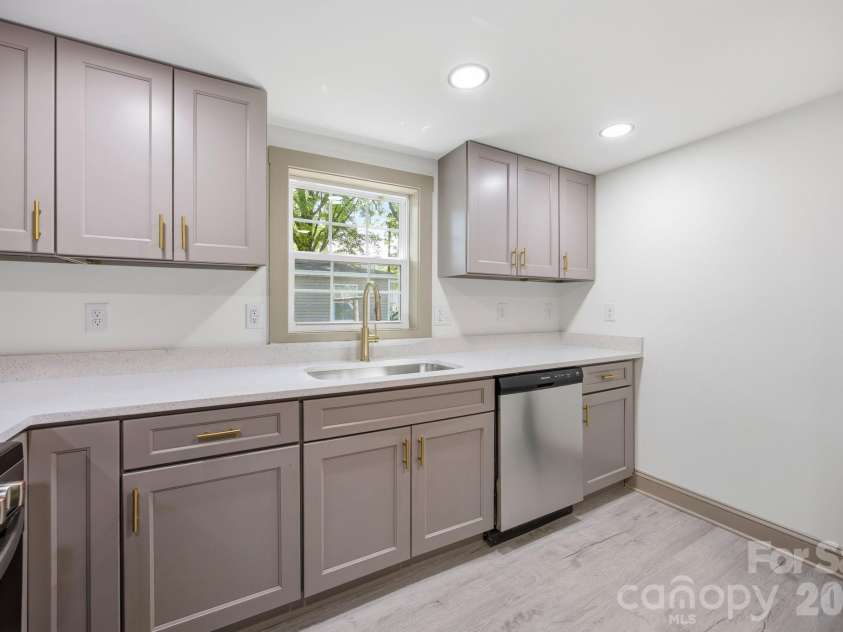 308 HIGHLAND Avenue, Concord, NC 28027.  MLS# CAR4371014, YatesRealty ID 18736. 