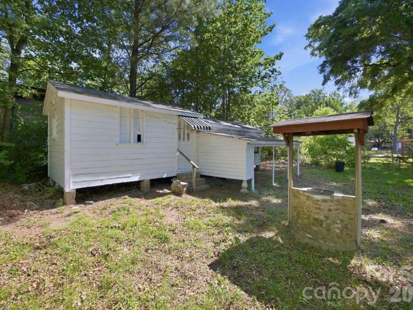 308 HIGHLAND Avenue, Concord, NC 28027.  MLS# CAR4371014, YatesRealty ID 18736. Storage