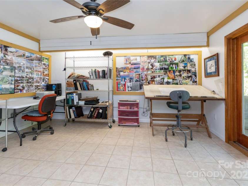 28 & 29 Spruce Chase Lane, Swannanoa, NC 28778.  MLS# CAR4251000, YatesRealty ID 18737. Apartment Craft/Art Studio
