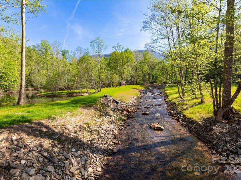 28 & 29 Spruce Chase Lane, Swannanoa, NC 28778.  MLS# CAR4251000, YatesRealty ID 18737. Bee Tree Creek