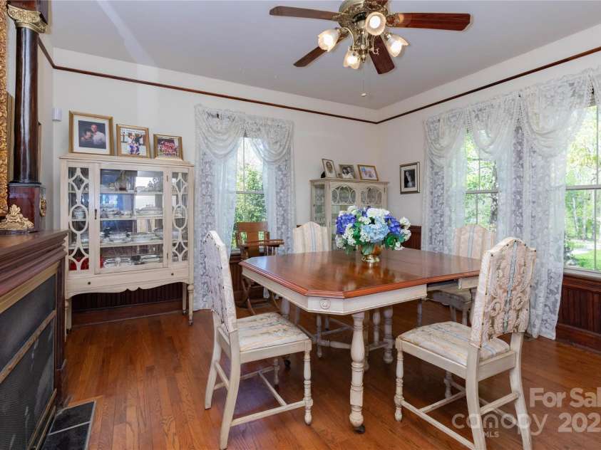 28 & 29 Spruce Chase Lane, Swannanoa, NC 28778.  MLS# CAR4251000, YatesRealty ID 18737. Dining Room
