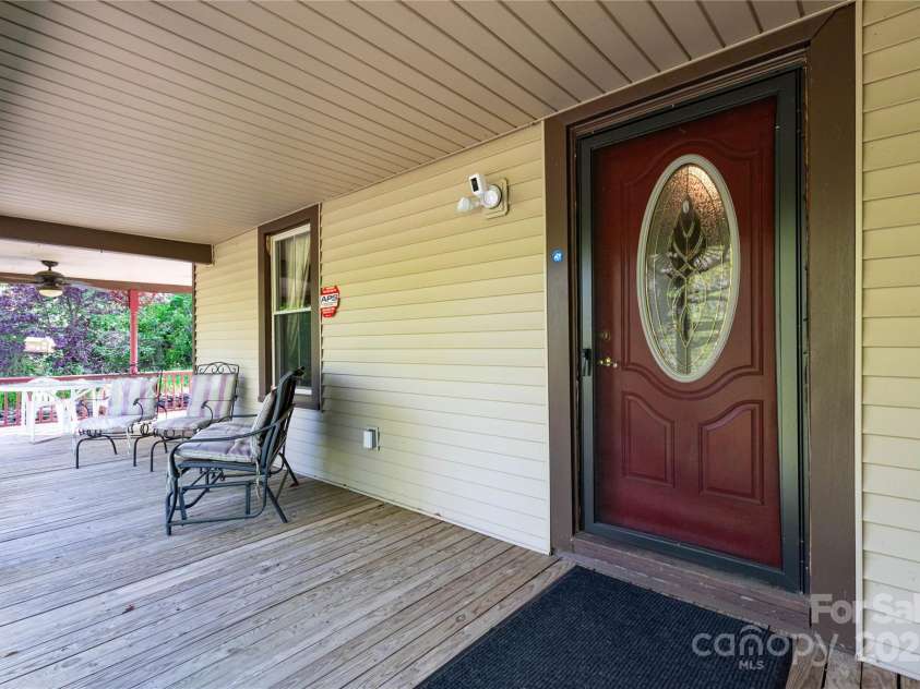 28 & 29 Spruce Chase Lane, Swannanoa, NC 28778.  MLS# CAR4251000, YatesRealty ID 18737. Front Porch