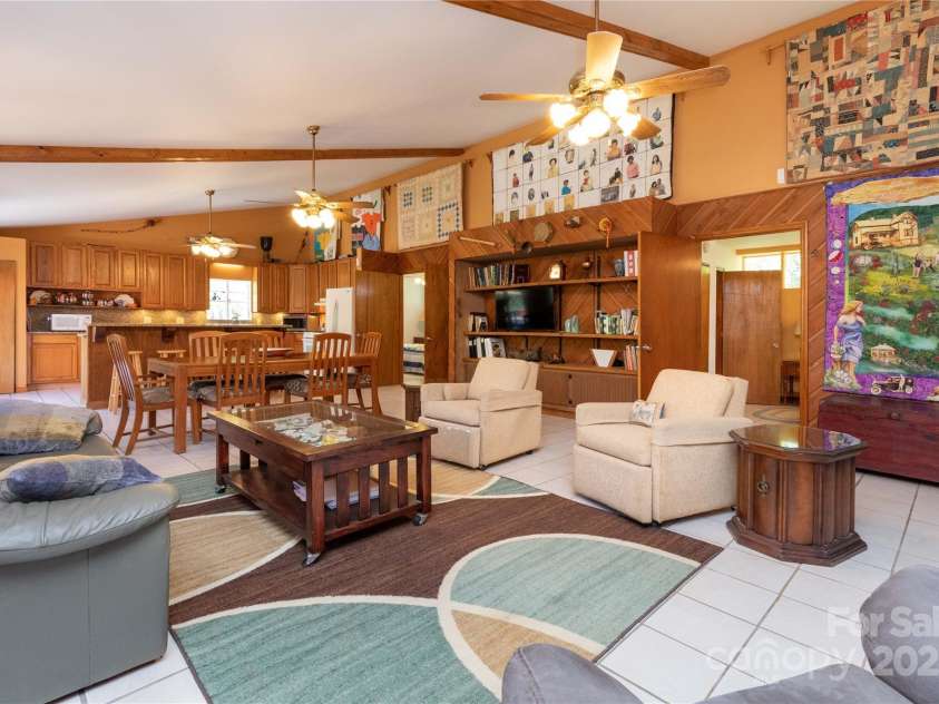 28 & 29 Spruce Chase Lane, Swannanoa, NC 28778.  MLS# CAR4251000, YatesRealty ID 18737. Great Room/Living Room