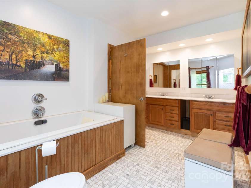 28 & 29 Spruce Chase Lane, Swannanoa, NC 28778.  MLS# CAR4251000, YatesRealty ID 18737. Primary Bathroom
